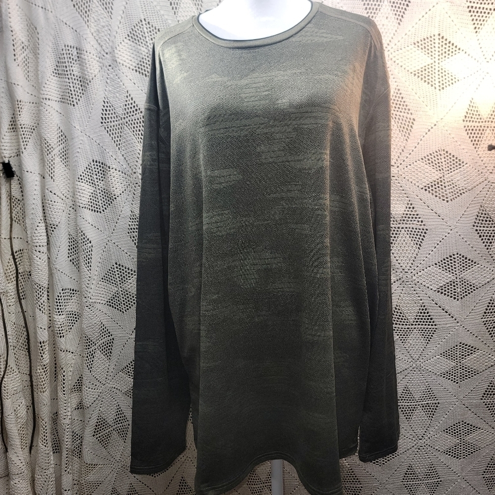 Champion power core cool odor control XXL long sleeve top. Green NWT